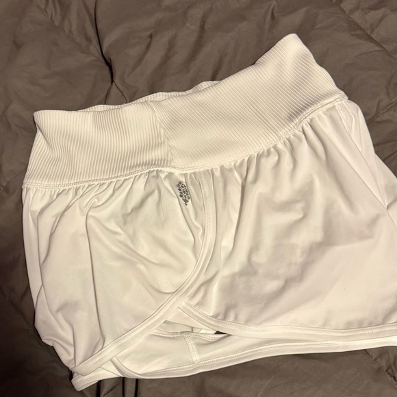 Fp movement shorts. Size M - Picture 8 of 8